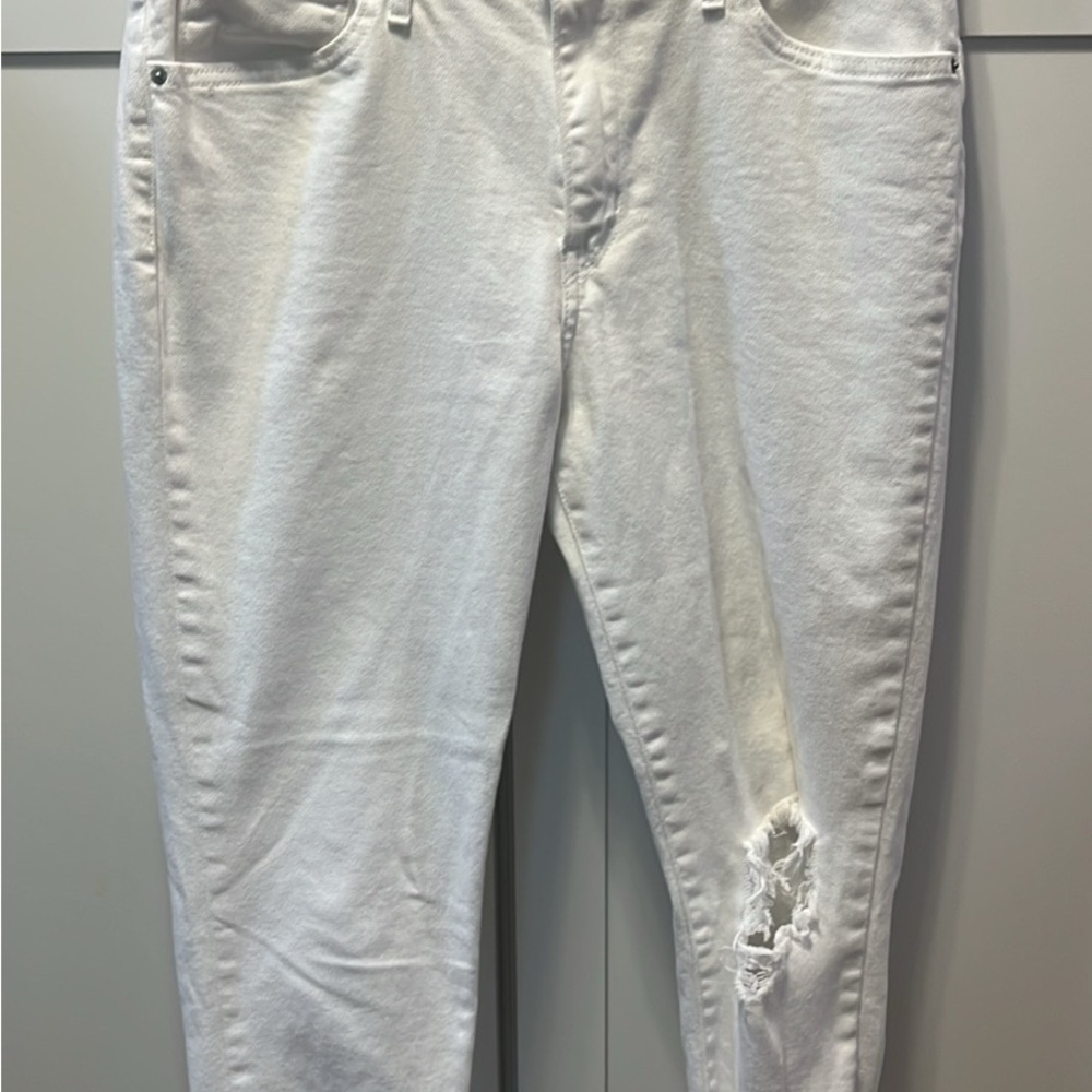 Levi's White Distressed Skinny Jeans
